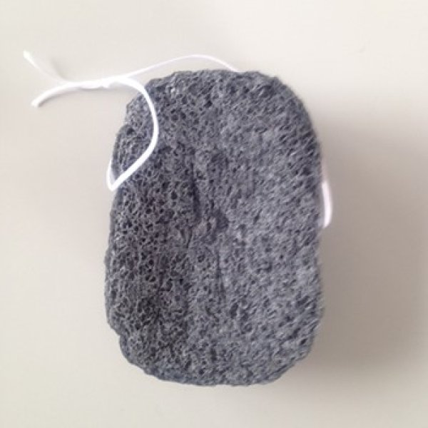 Photo1: [WHOLESALE PRODUCT] Binchotan Charcoal Konjac Sponge (1)